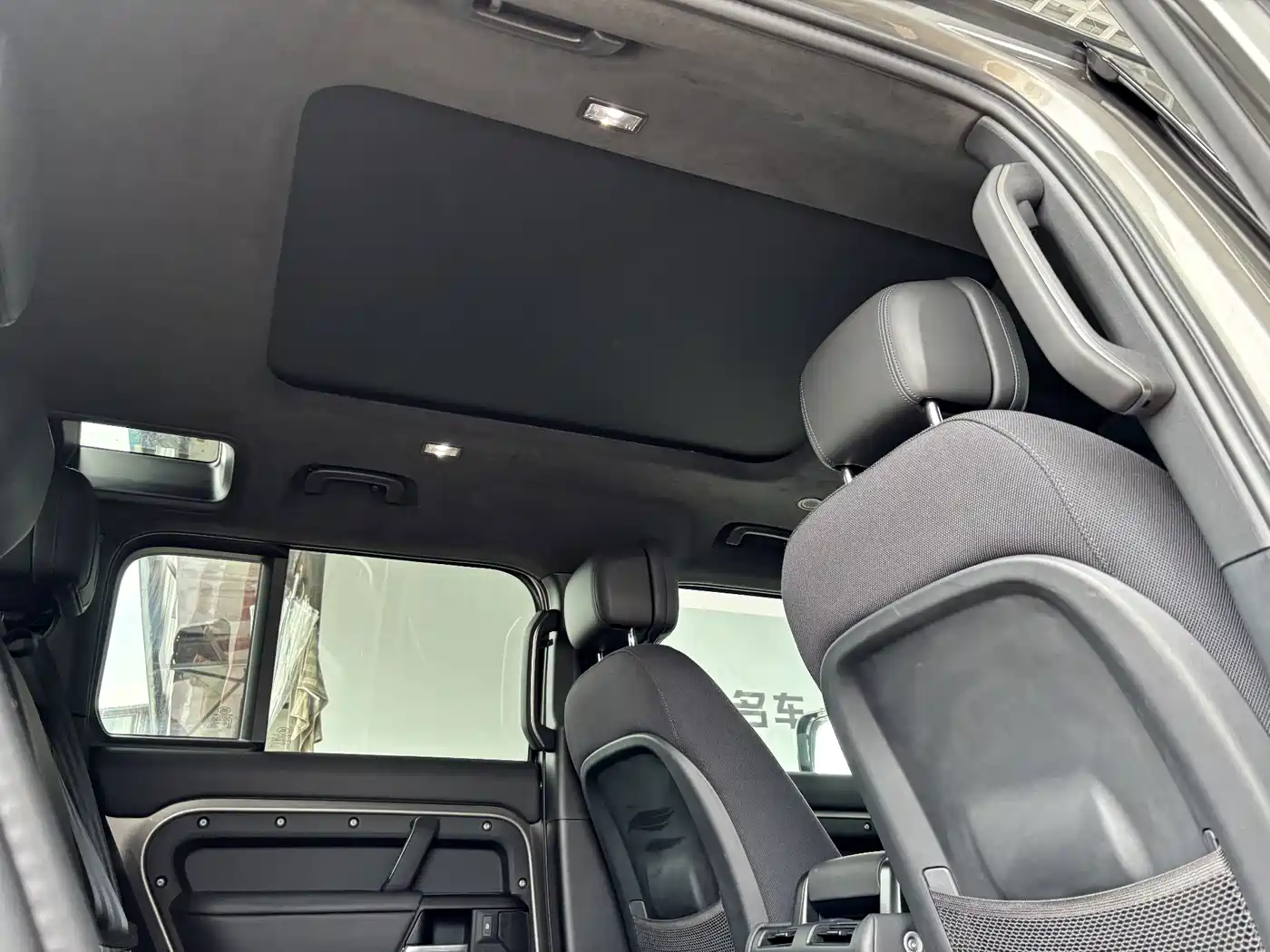 Фото 31 - Land Rover Defender