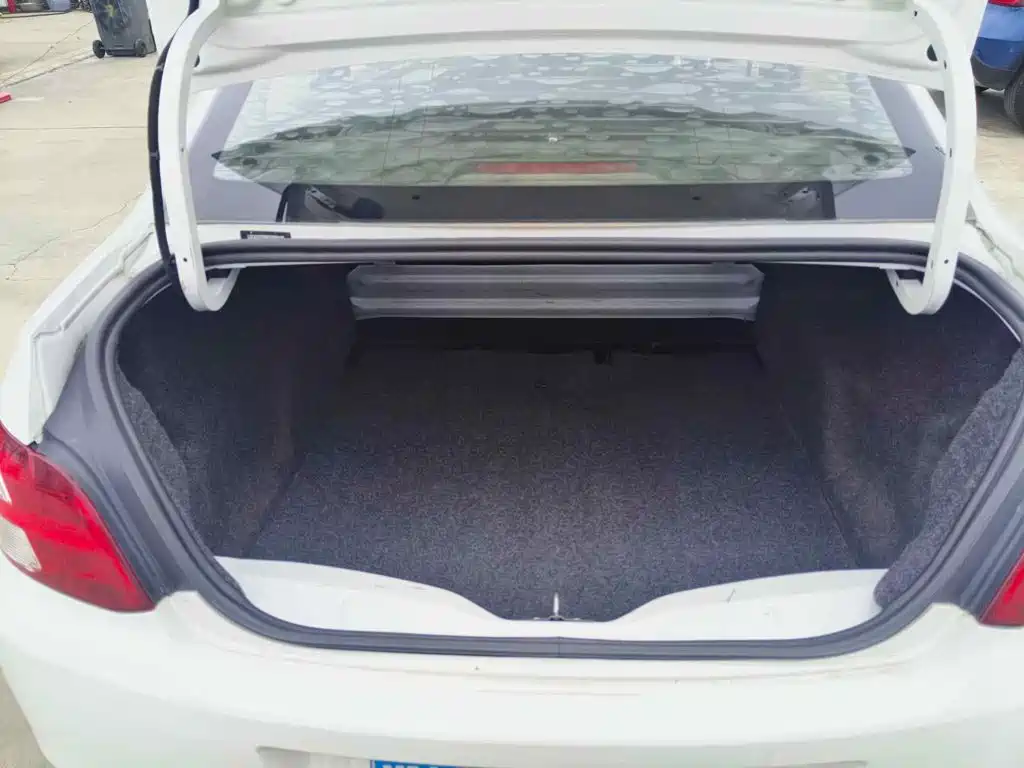 Peugeot 301 2015 2014 1.6L Automatic Comfort Edition