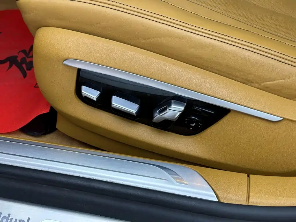 Фото 25 - BMW 7 Series