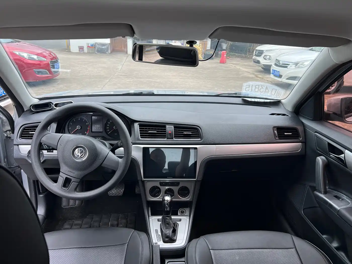 Volkswagen Lavida 2013 Facelift Classic 1.6L Automatic Trend фото 5
