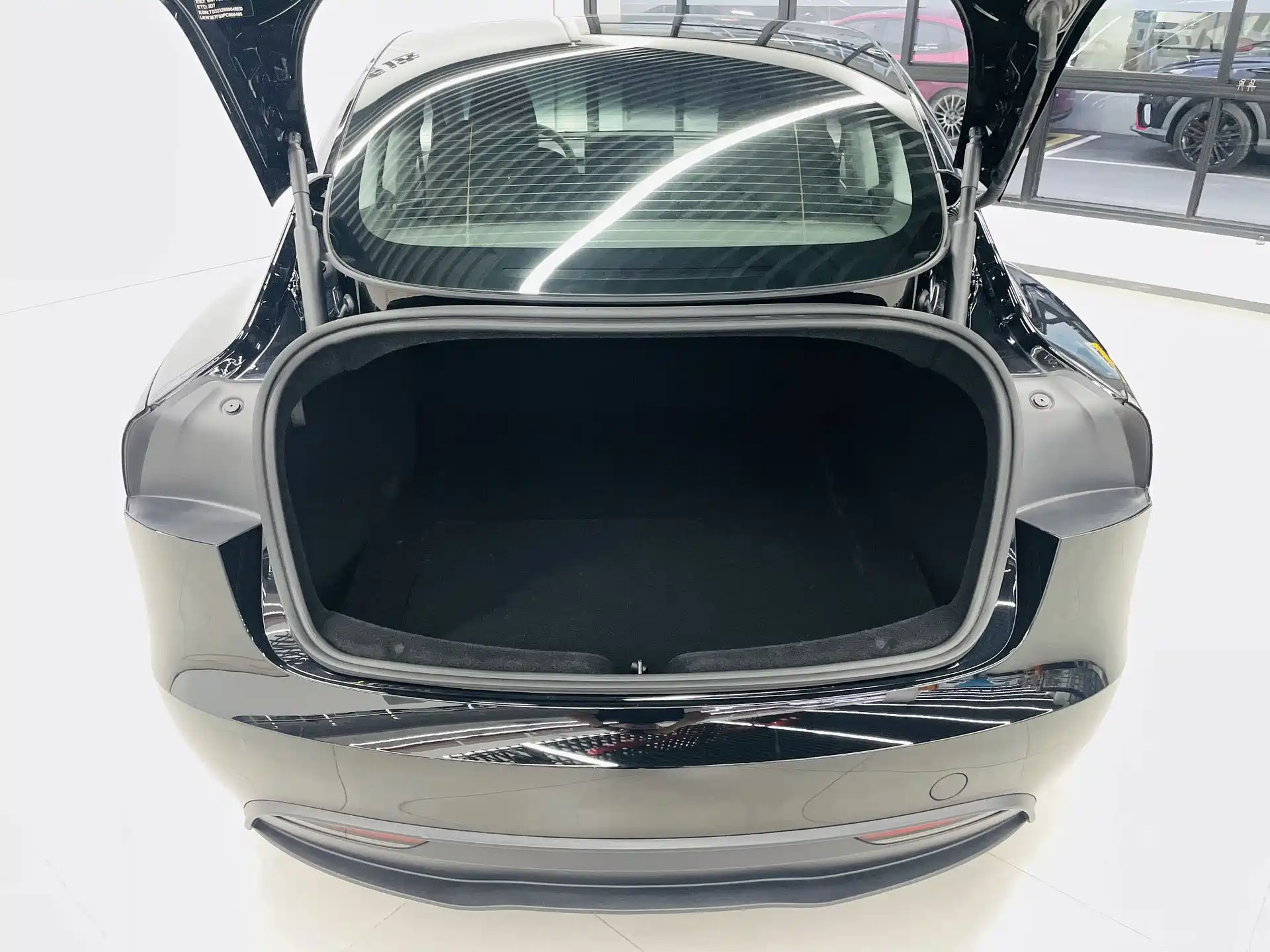 Фото 16 - Tesla Model 3