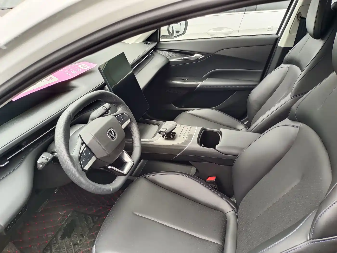 Фото 4 - Changan Eado