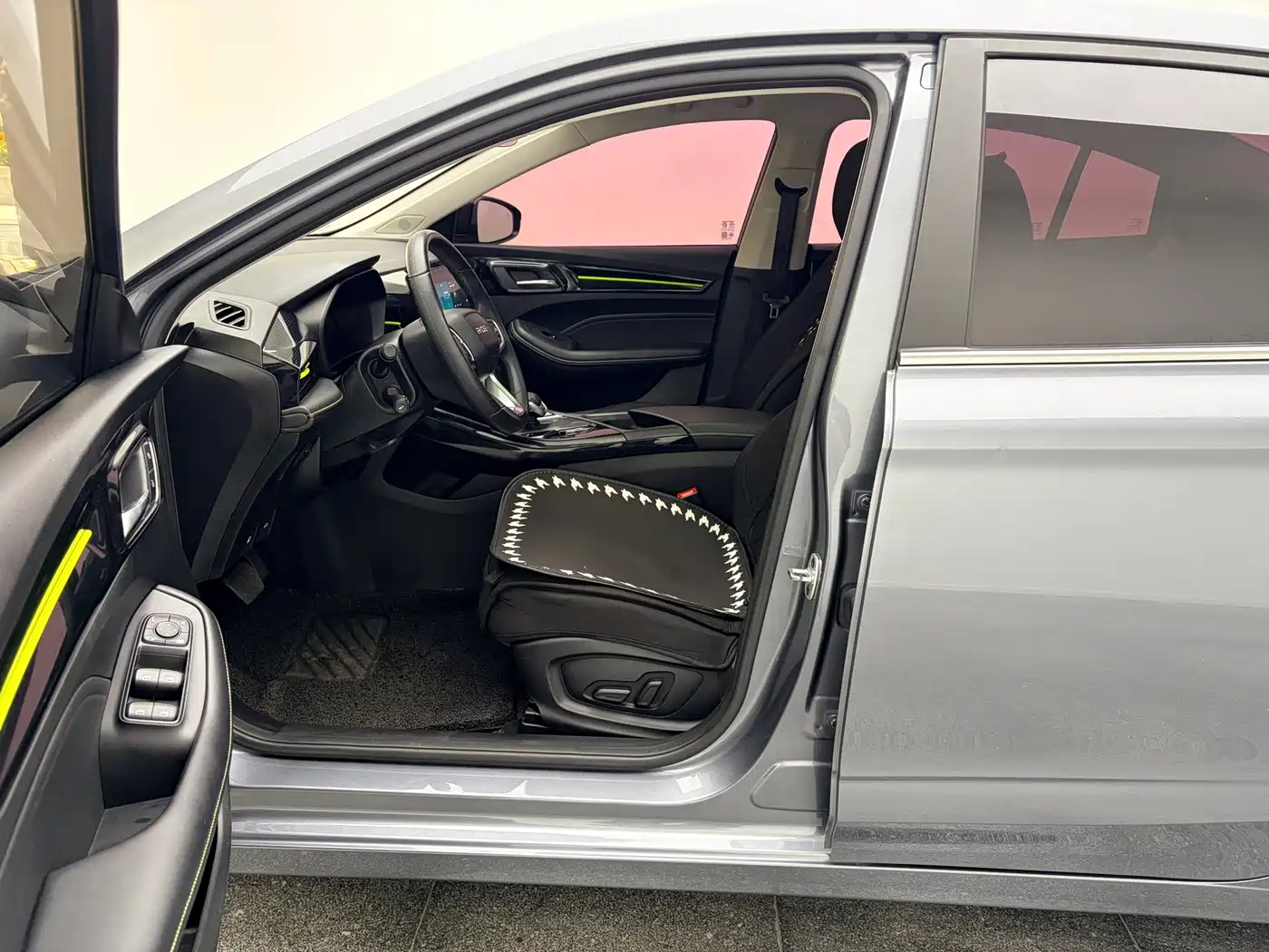Фото 4 - Roewe i5