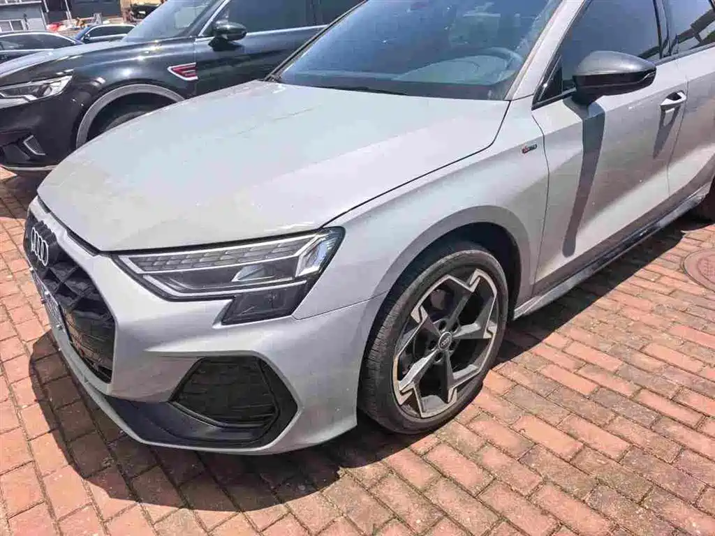 Audi A3 2026 2025 Facelift Sportback 35TFSI Flying Spur Premium