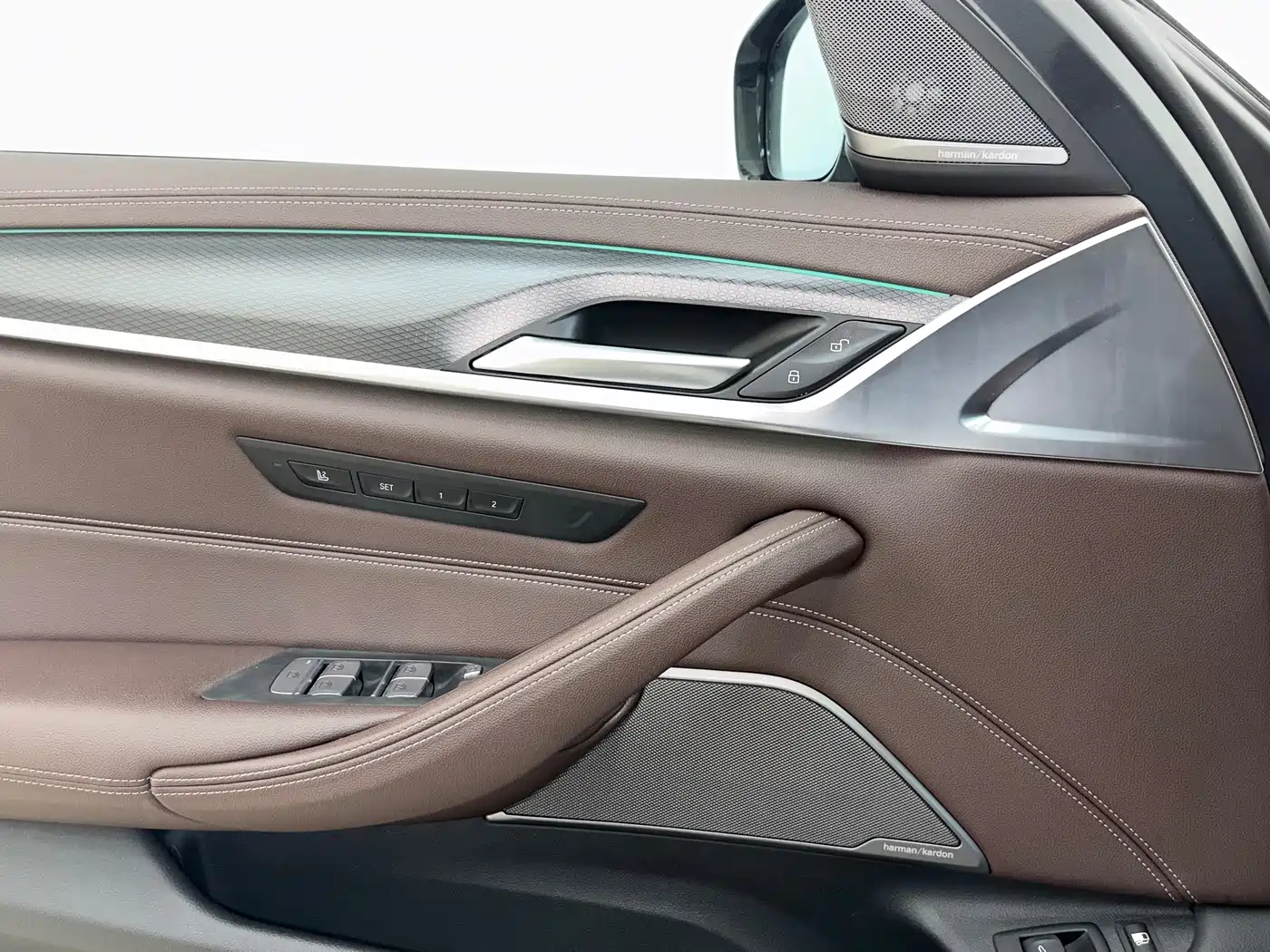 BMW 5 Series New Energy 2022 535Le Pioneer M Sport Package фото 22