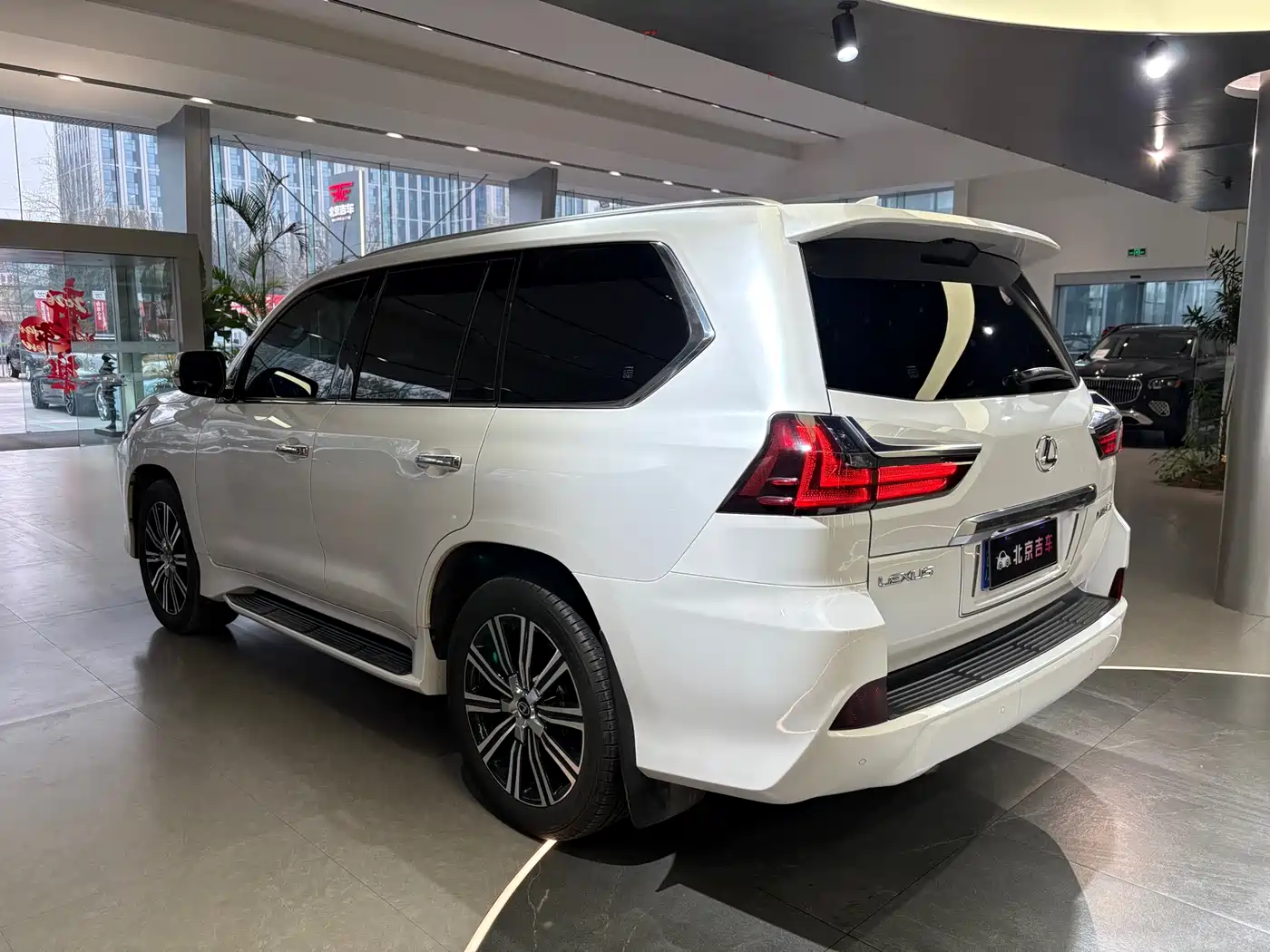 Lexus LX 2017 570 Prestige Luxury фото 6