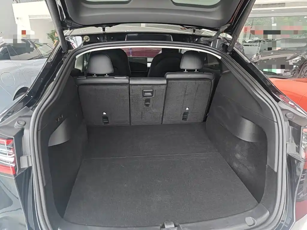 Photo 15 - Tesla Model Y