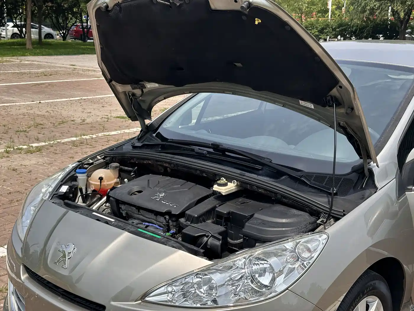 Photo 21 - Peugeot 408