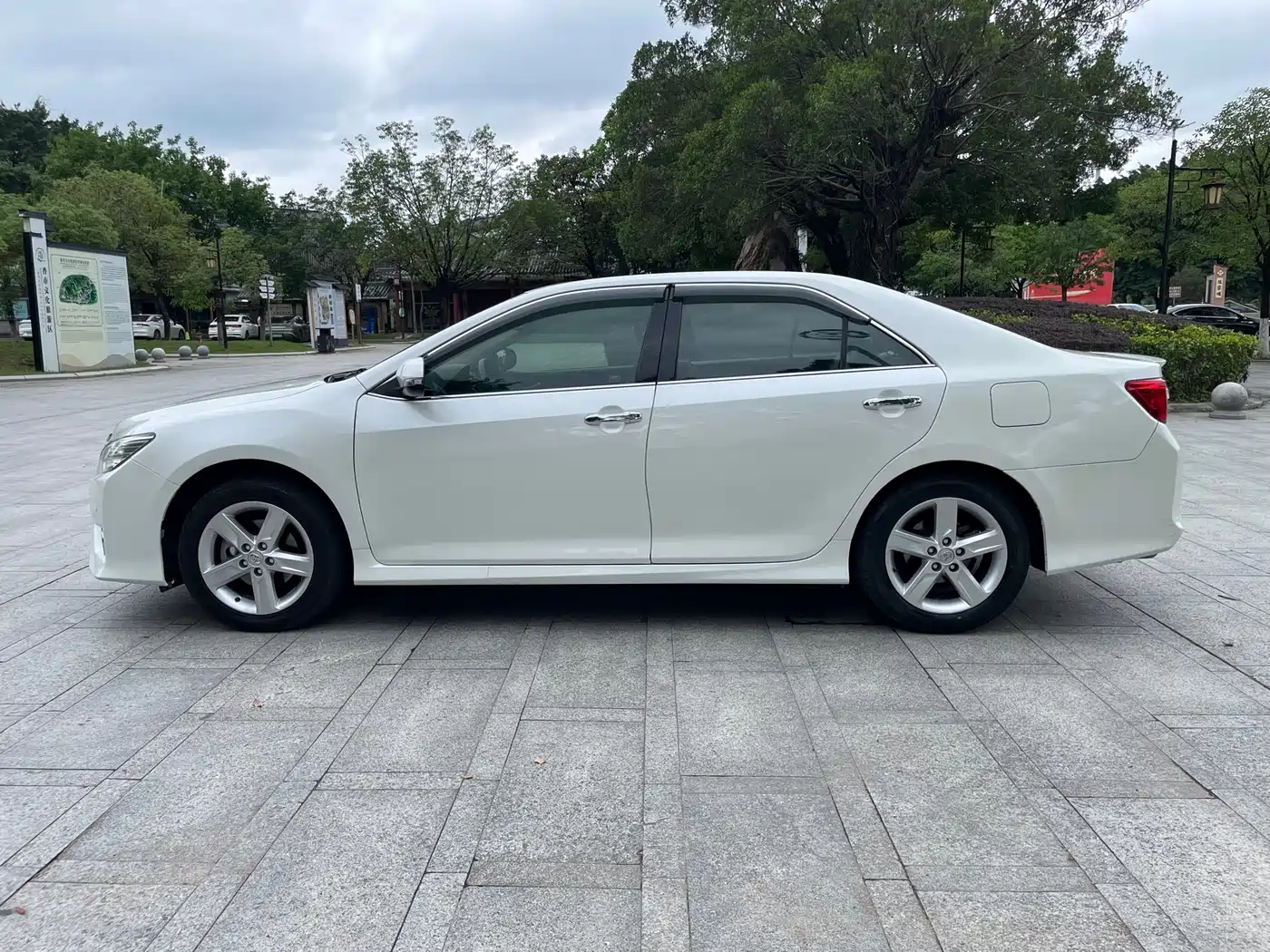 Toyota Camry 2012 Junrui 2.0S Dynamic Edition фото 6