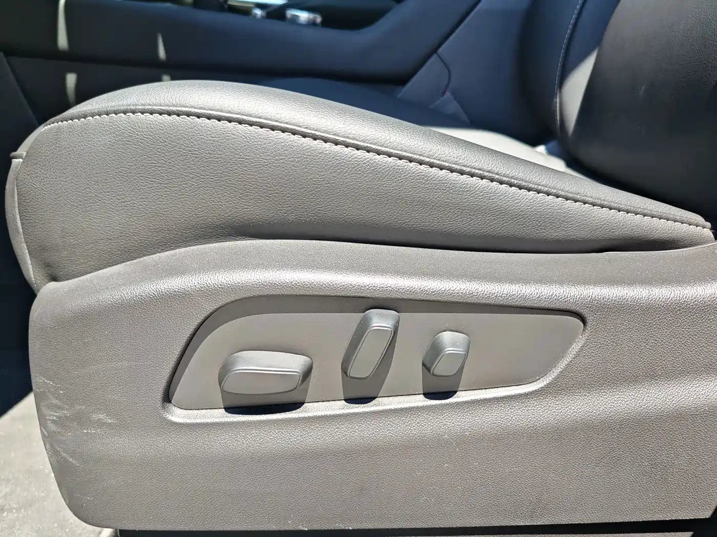 Cadillac XT4 2025 2024 28T 2WD Luxury