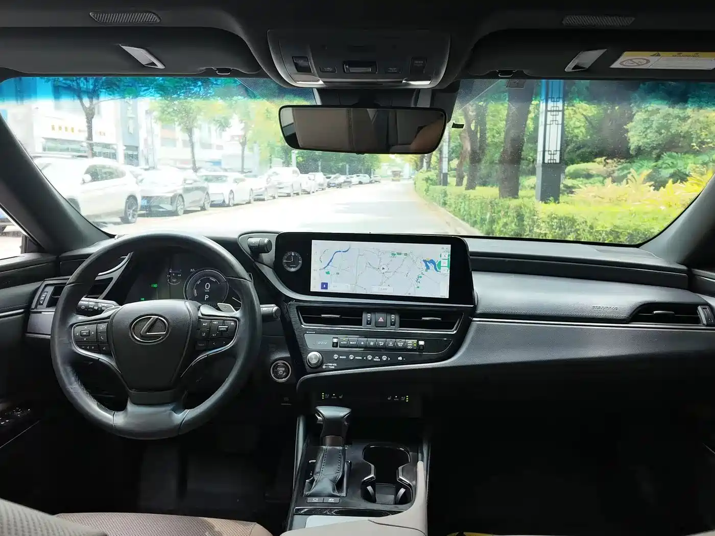 Фото 7 - Lexus ES
