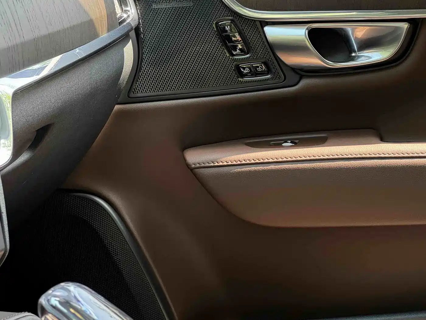 Фото 14 - Volvo S90