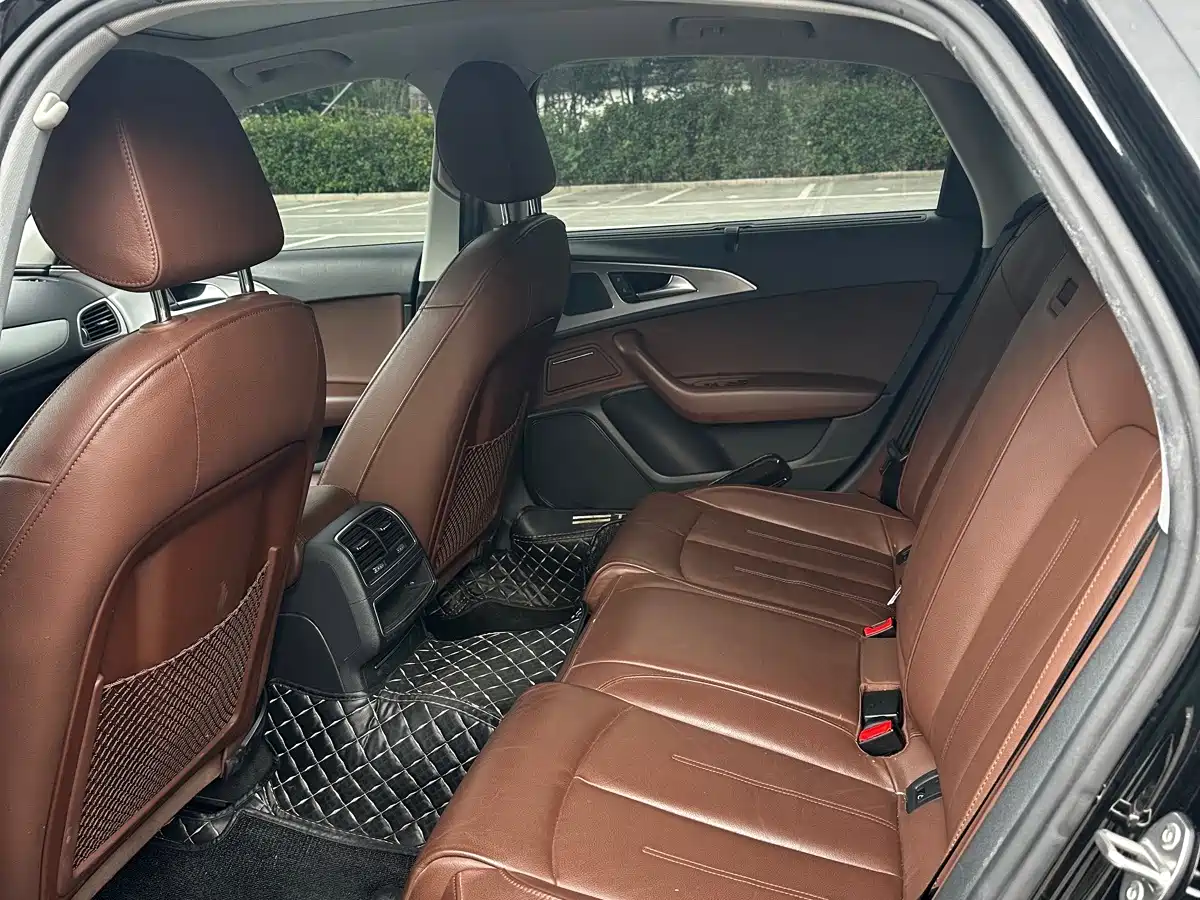 Фото 9 - Audi A6L