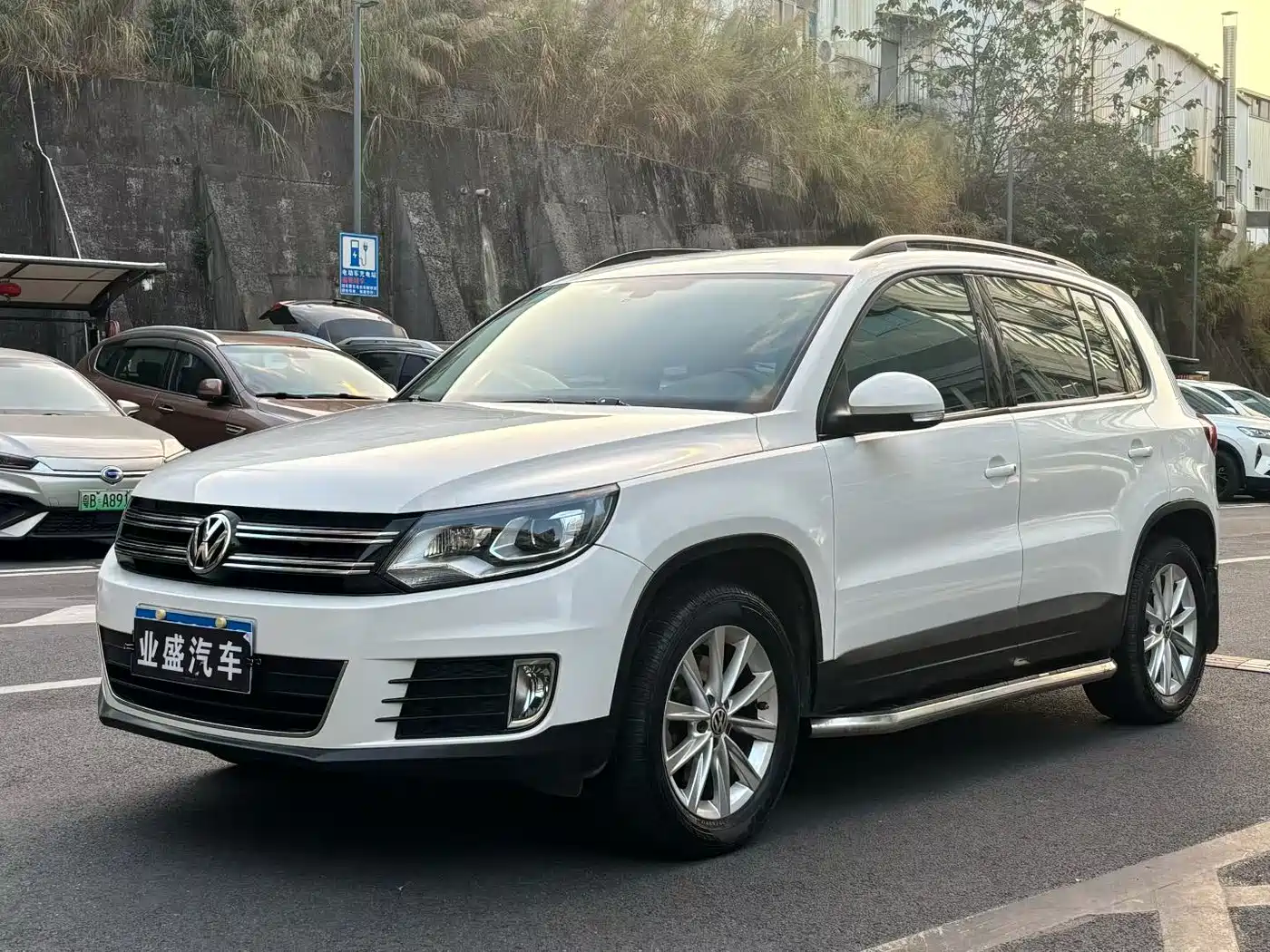 Volkswagen Tiguan 2016 Model 300TSI Automatic 2WD Comfort Edition