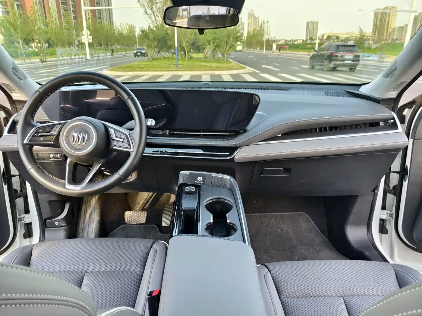 Buick E5 2025 2025 Model 620KM Premium Edition