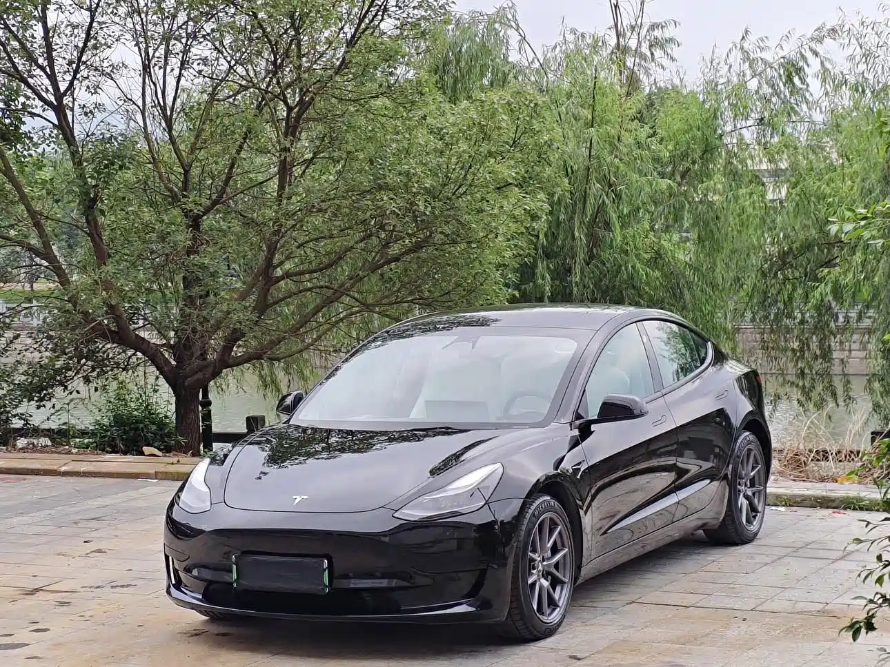 Фото 1 - Tesla Model 3