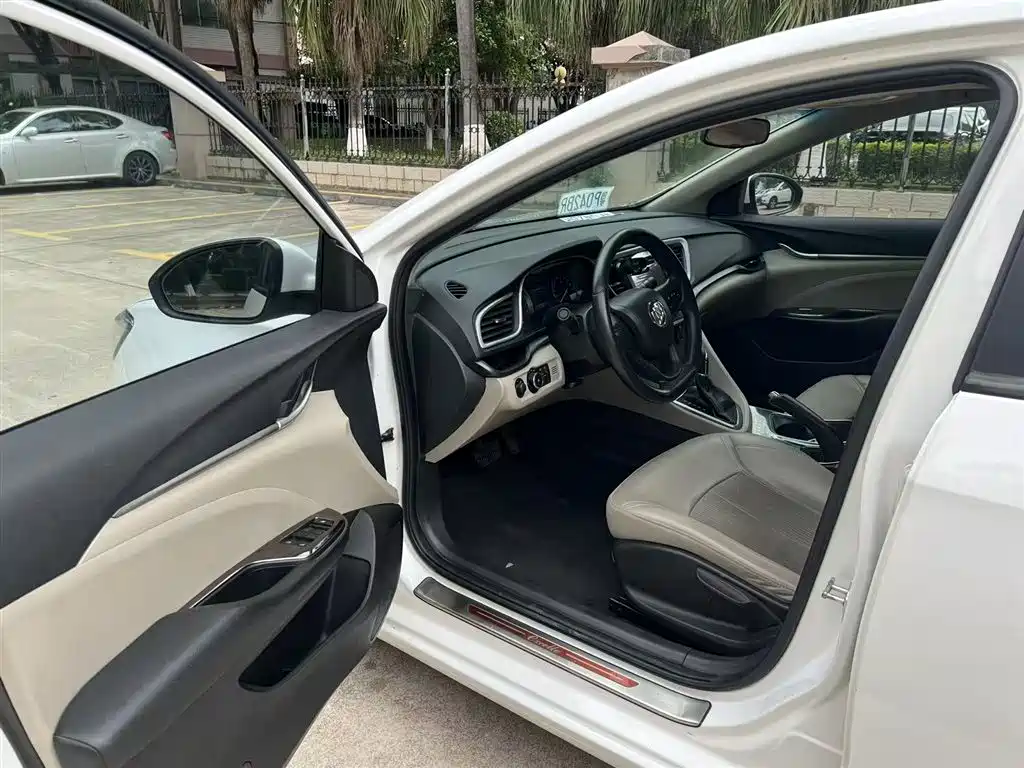 Buick Excelle 2017 15N Automatic Elite фото 4