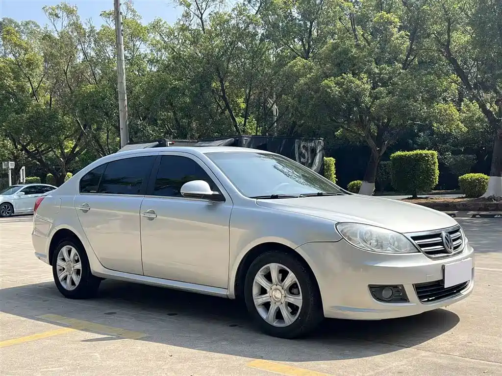 Volkswagen Lavida 2008 1.6L Automatic Elegance Edition фото 3