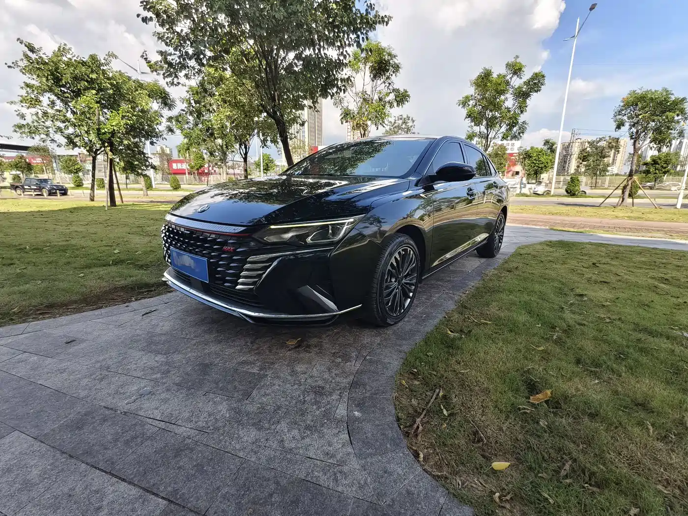 Dongfeng Aeolus Yixuan MAX 2022 2023 1.5T Ultra Stylish Dad Edition