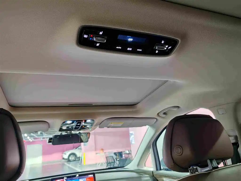 Roewe iMAX8 EV 2022 2022 First Class Platinum Edition
