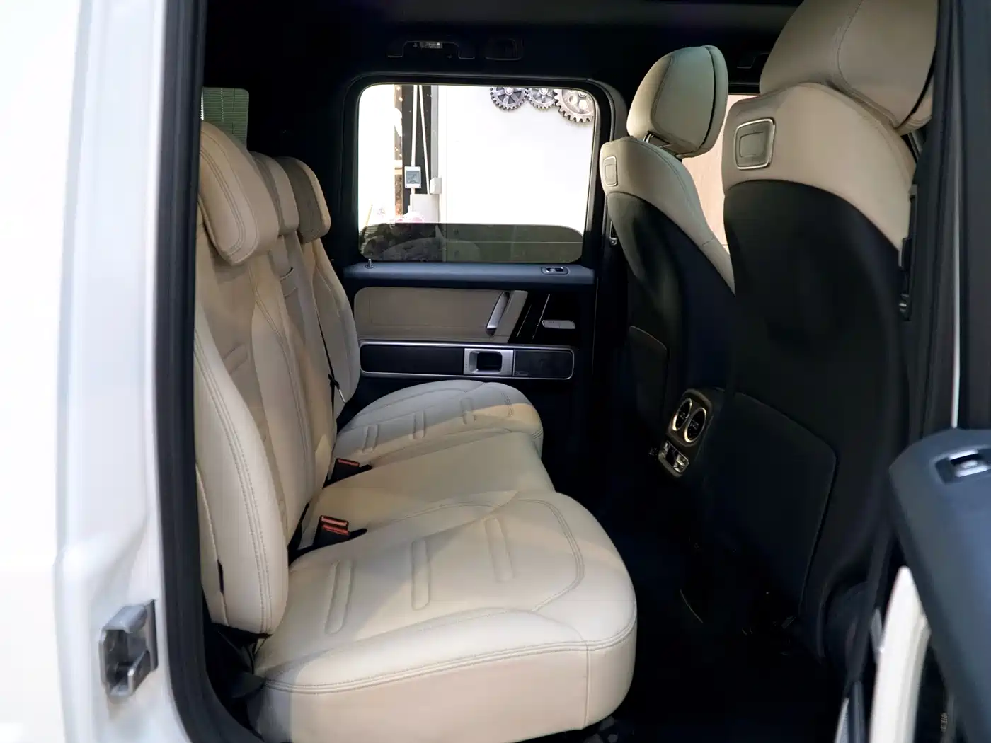 Mercedes-Benz G-Class 2024 G 350 фото 11