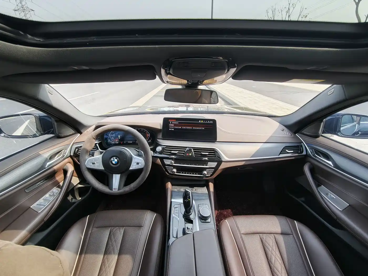 BMW 5 Series 2023 530Li Leading M Sport Package фото 9