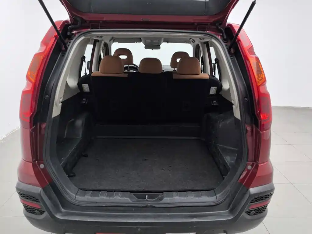 Dongfeng Fengdu MX6 2016 2015 2.0L CVT 4WD All-round Edition
