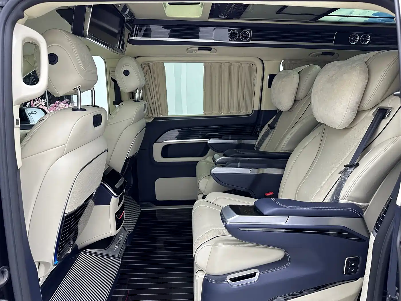 Mercedes-Benz V-Class 2026 2021 V 260 L Long Wheelbase Premium Edition