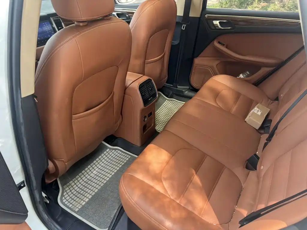 Photo 15 - Zotye SR9