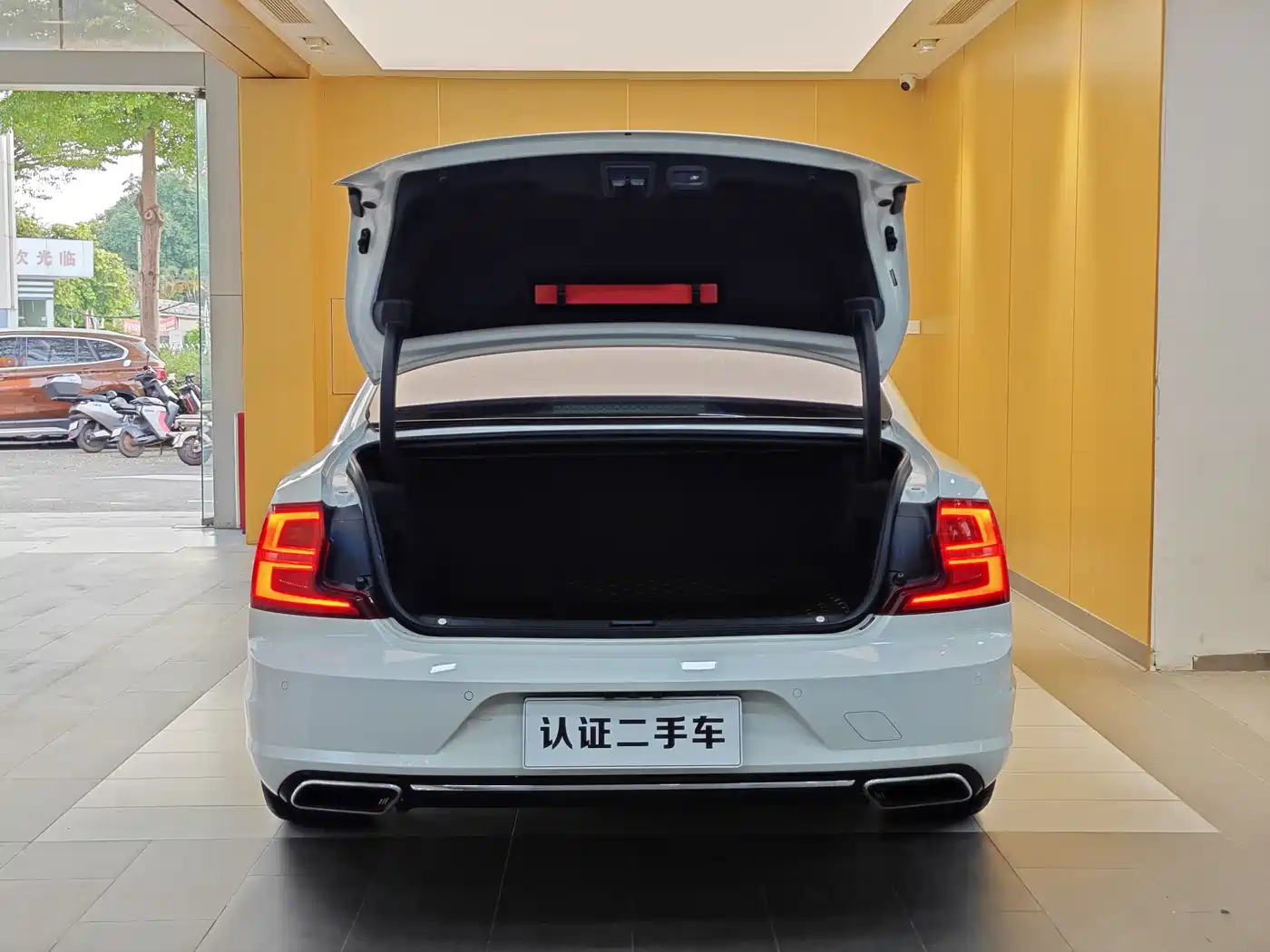Фото 29 - Volvo S90