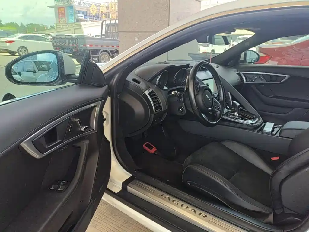 Jaguar F-TYPE 2019 2019 2.0T Coupe