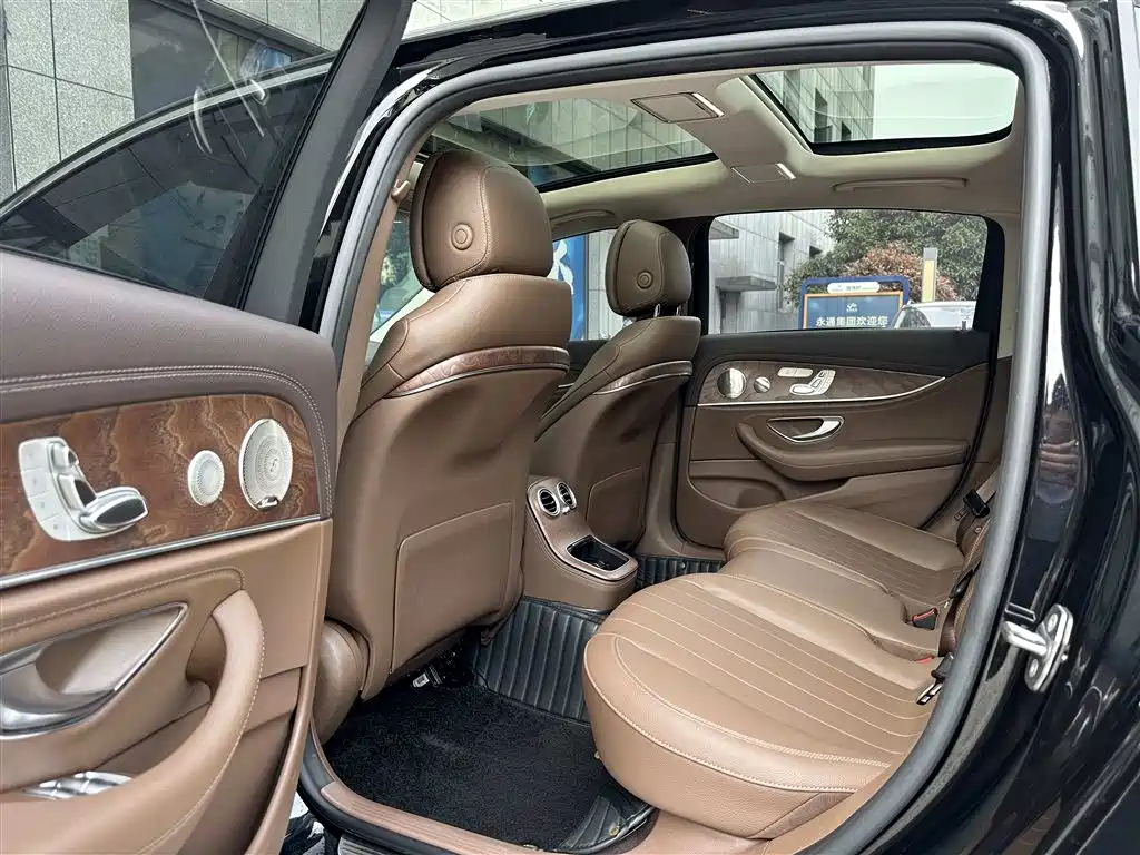 Mercedes-Benz E-Class 2023 E 300 L Luxury фото 6