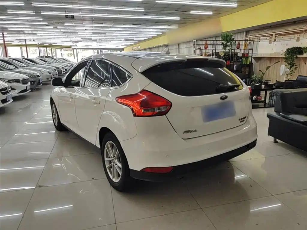 Фото 5 - Ford Focus