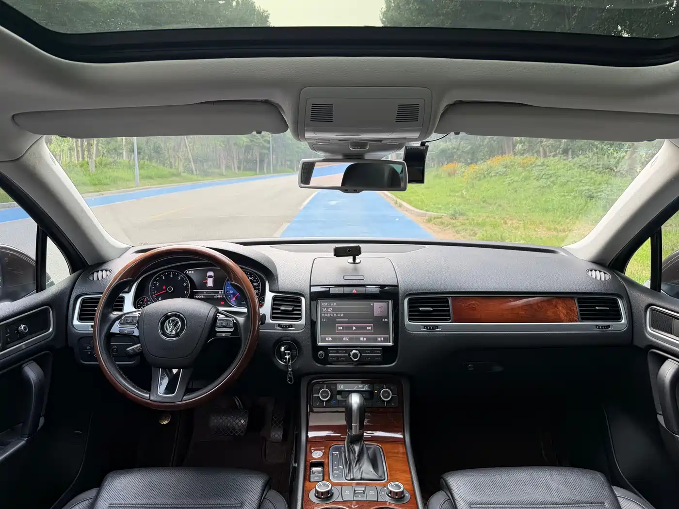 Volkswagen Touareg 2015 2011 3.0TSI Luxury