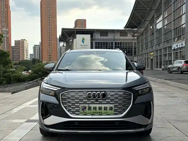 Audi Q4 e-tron 2022 40 e-tron Creation Edition — фото 2