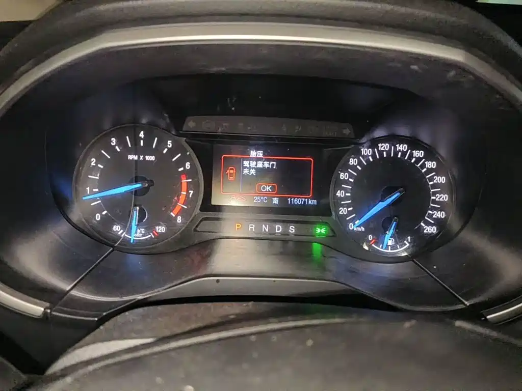 Фото 4 - Ford Edge