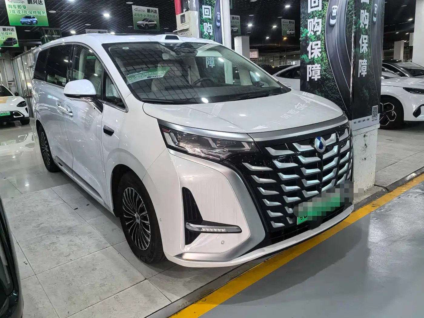 Denza D9 2025 2025 Model DM-i Smart Drive Edition 1020 AWD Flagship