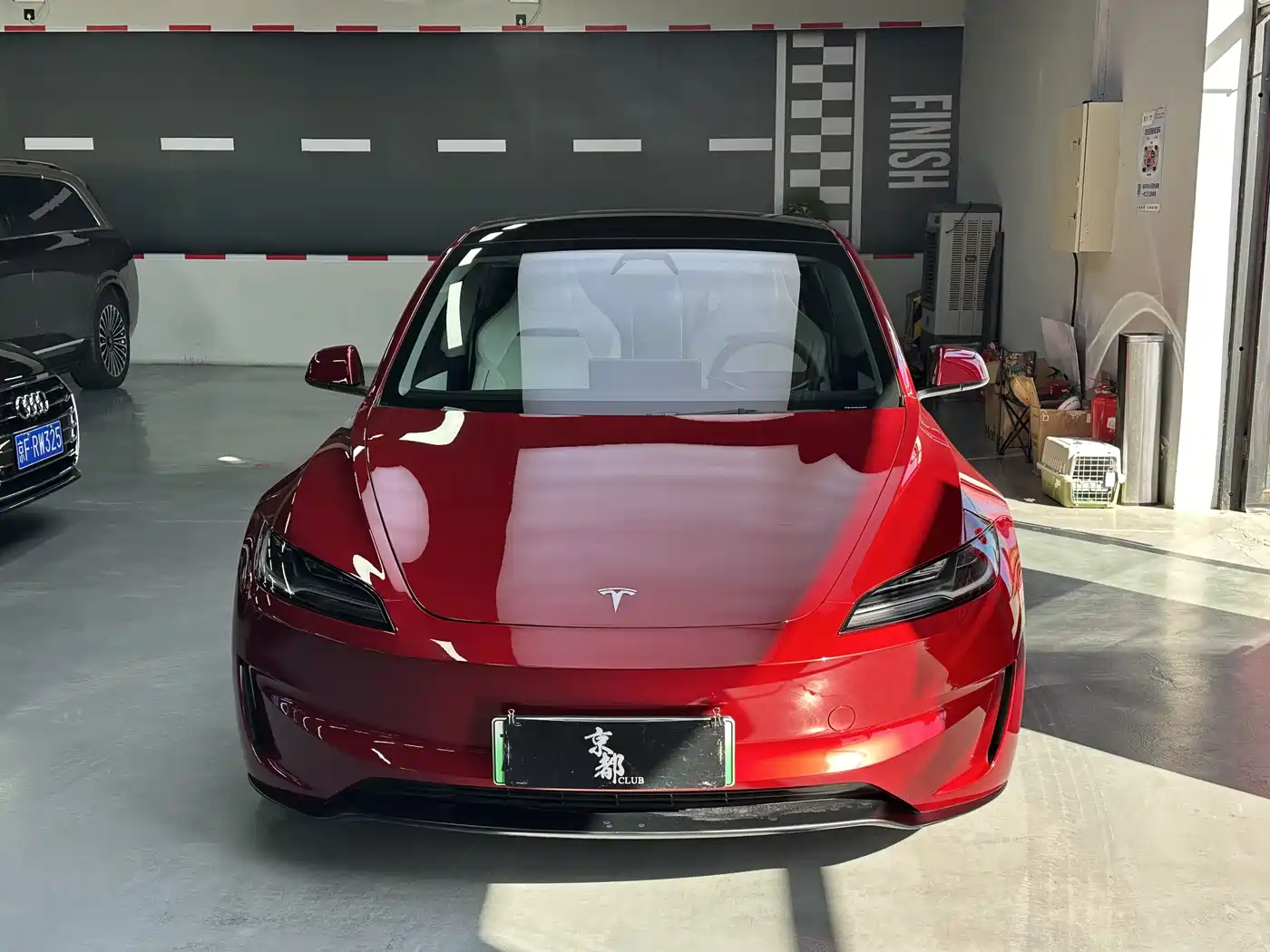 TESLA MODEL 3