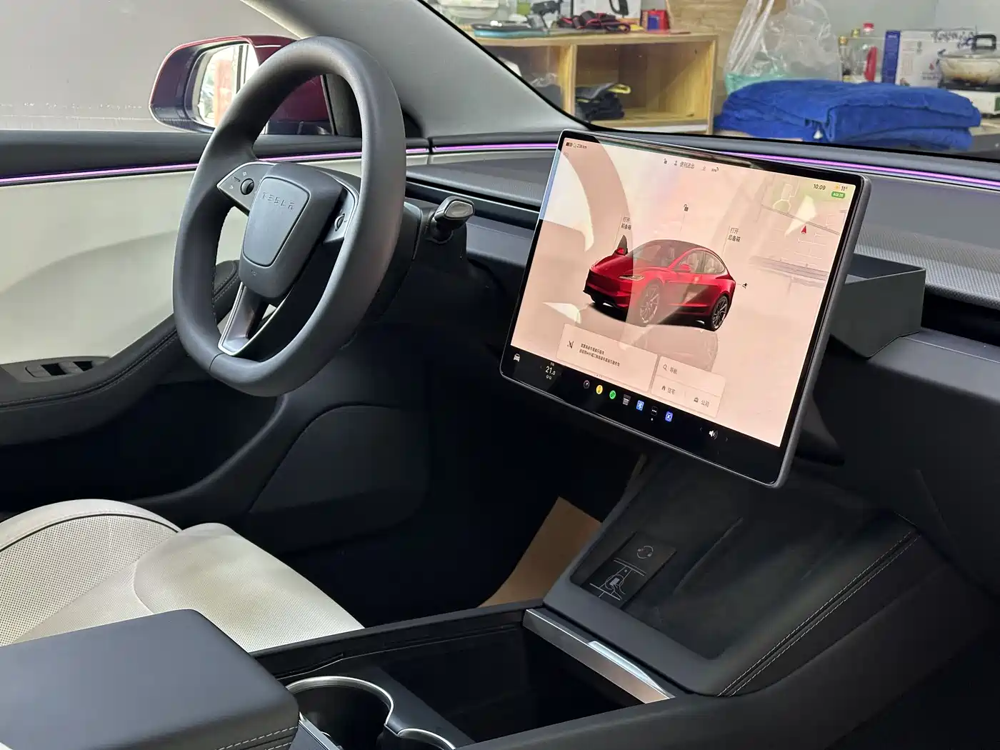 TESLA MODEL 3