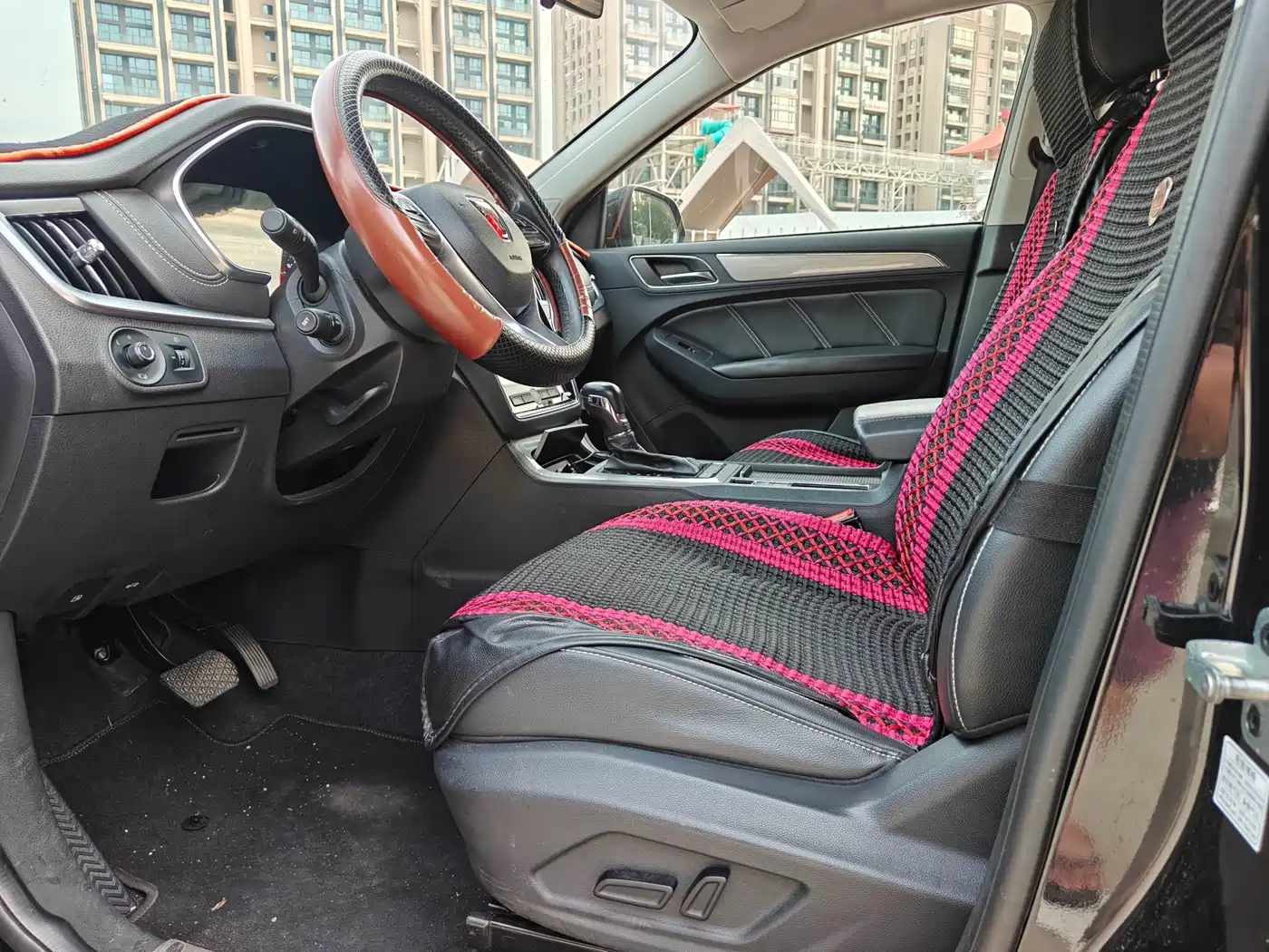 Фото 4 - Roewe RX5