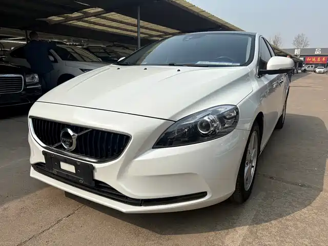 Volvo Volvo V40 2017 T3 Momentum
