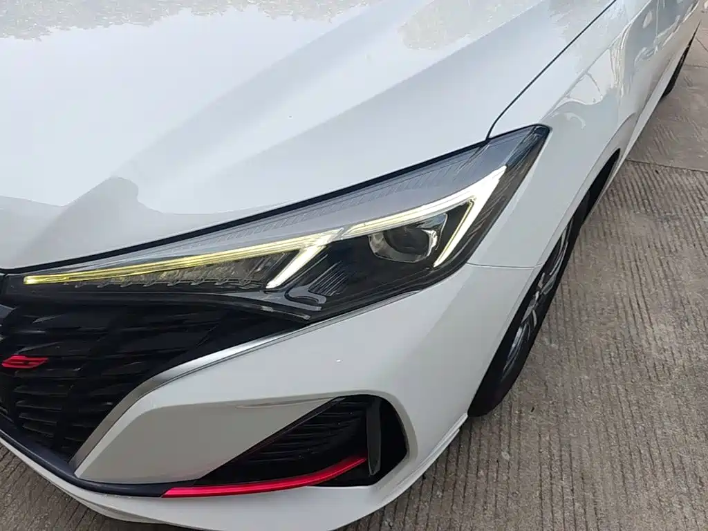 Фото 24 - Changan Eado