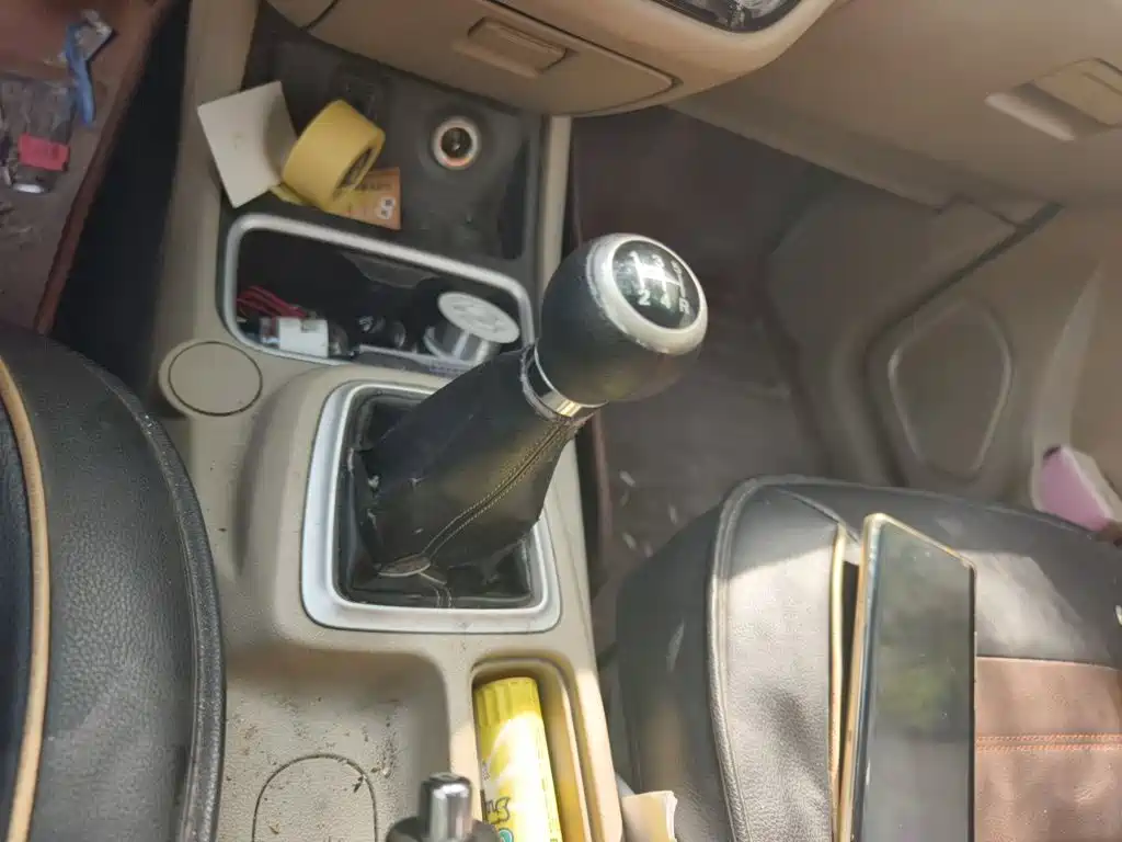 Jinbei Huachen Jinbei 750 2016 2015 1.5L Comfort Model