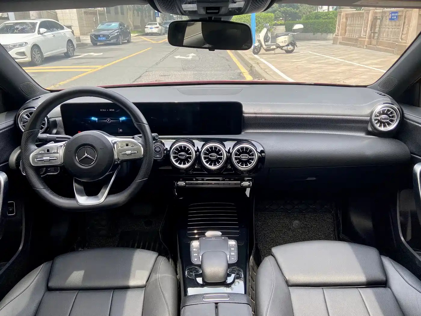 Mercedes-Benz A-Class 2022 Facelift II A 200 L Sport Sedan Fashion фото 4