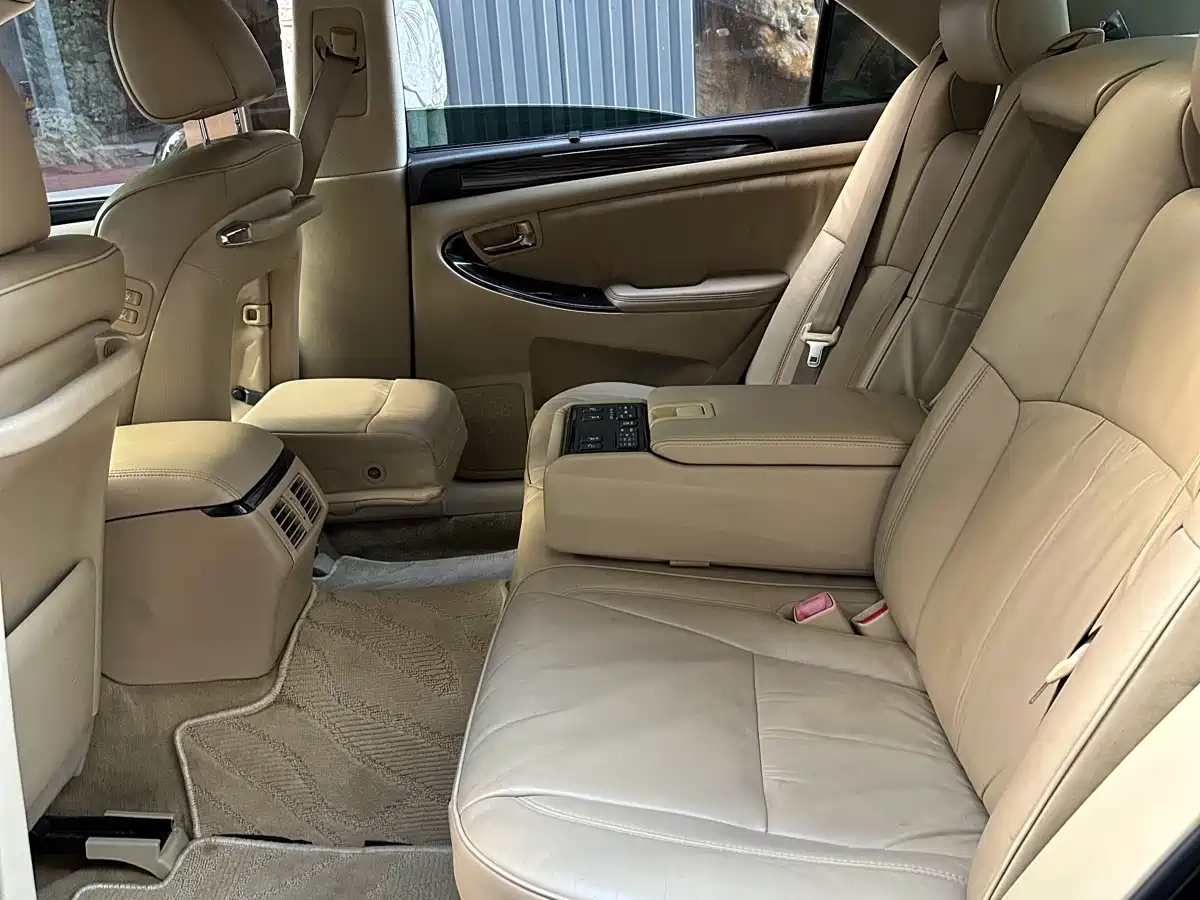 Toyota Crown 2005 Model 3.0L Royal Saloon G фото 7