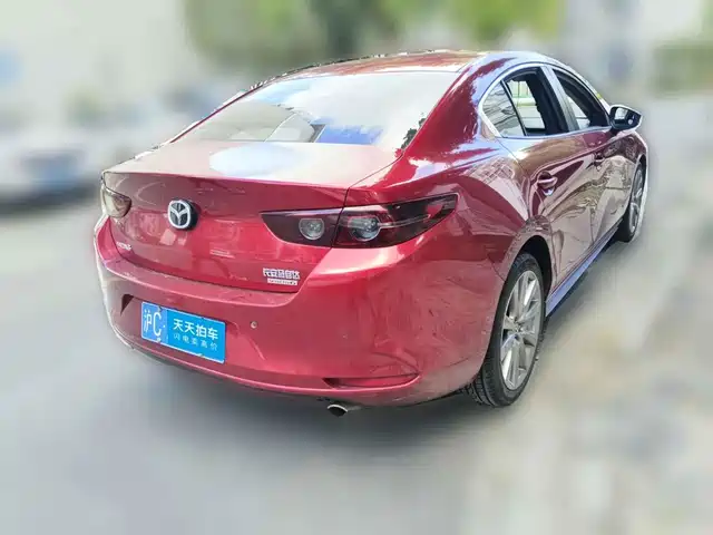 Mazda Mazda3 Axela 2021 2.0L Automatic Quality Elegance — фото 2