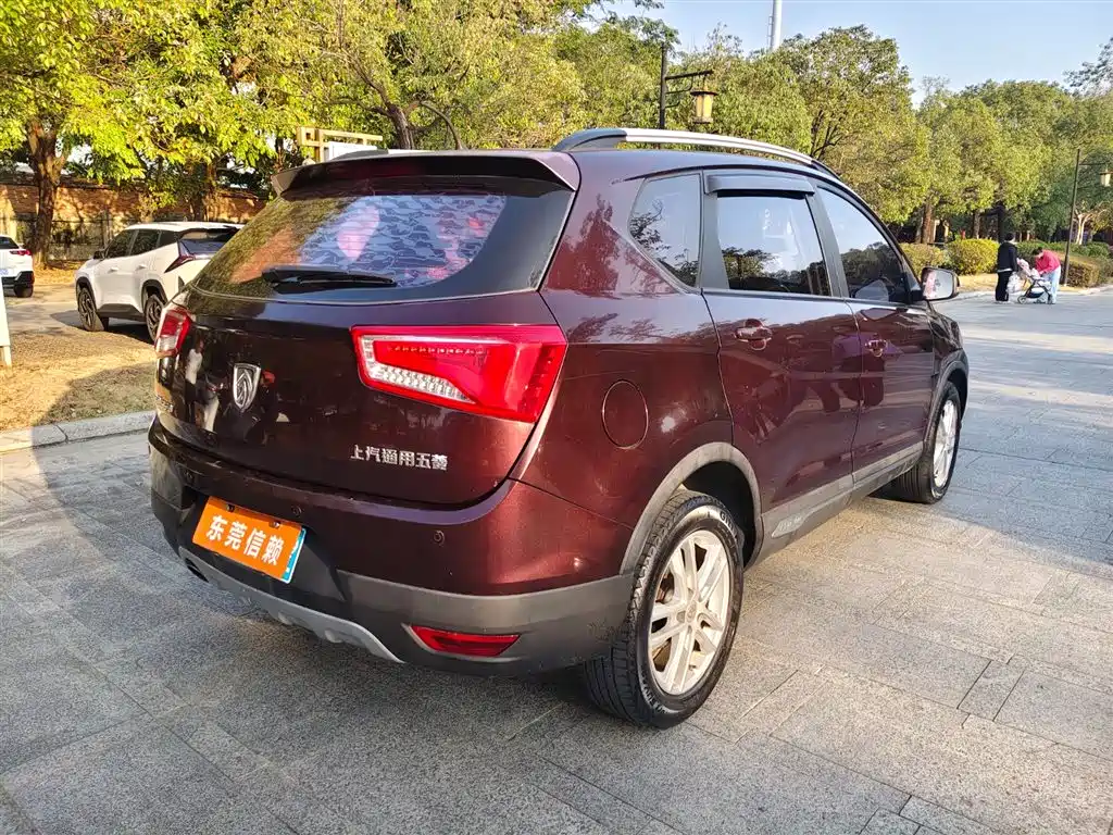 Baojun 560 2016 2015 1.8L Manual Luxury