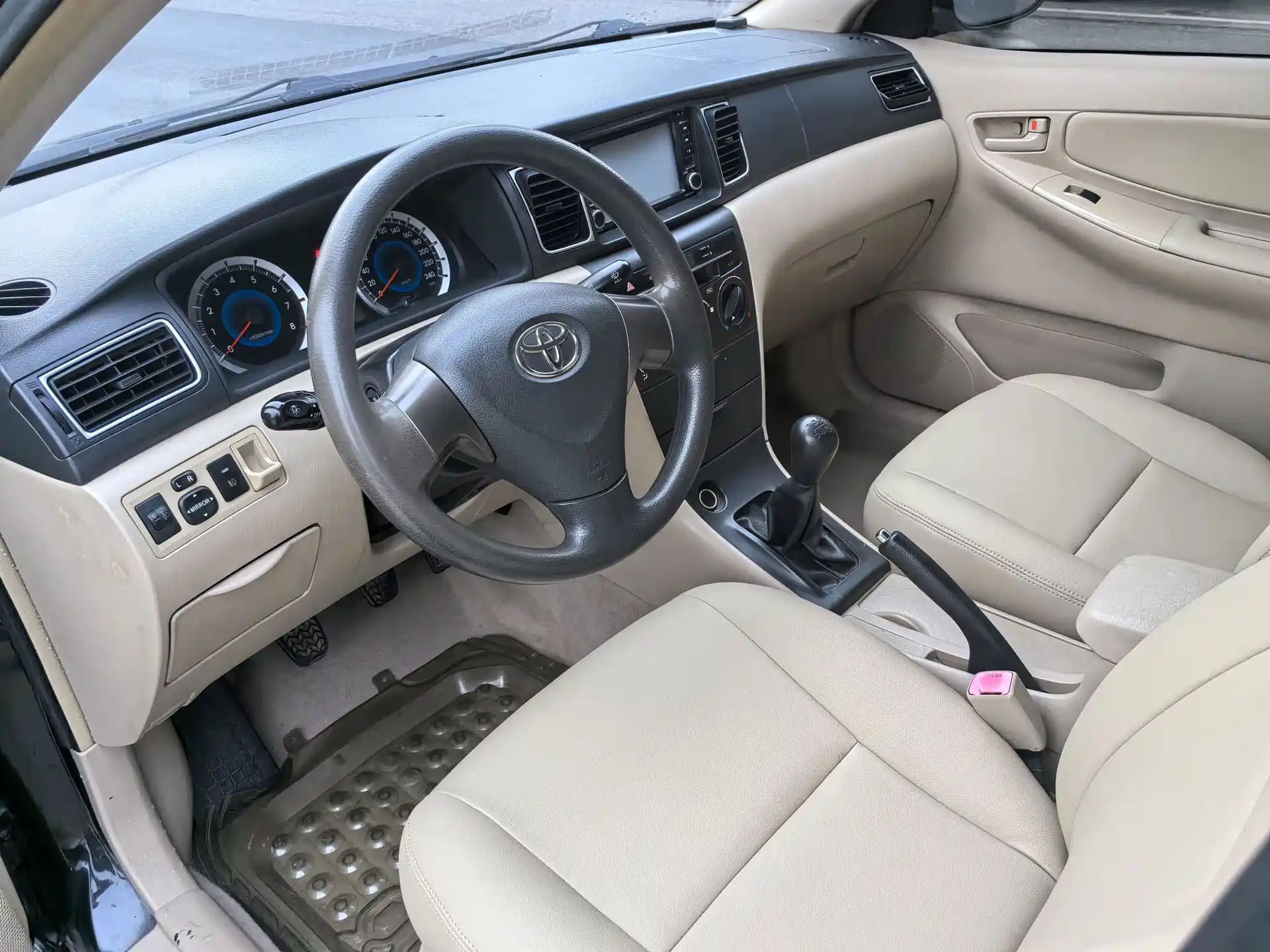 Photo 11 - Toyota Corolla