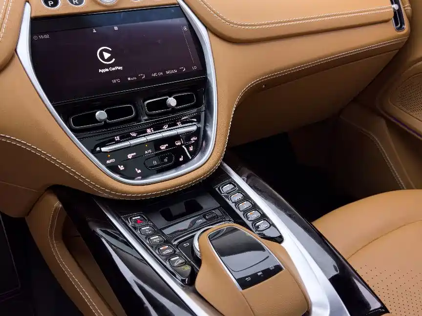 Aston Martin DBX 2023 2022 3.0T STRAIGHT-SIX