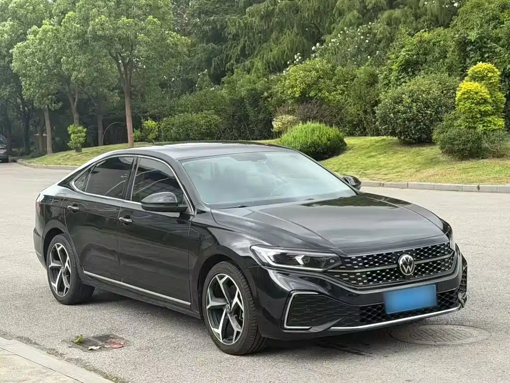 Фото 4 - Volkswagen Passat